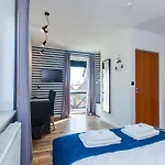 Miramar - Parking, Wi-fi, Kuchnia Ogolnodostepna (adults Only) Panzió 3*