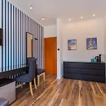 Miramar - Parking, Wi-fi, Kuchnia Ogolnodostepna (adults Only) Panzió 3*