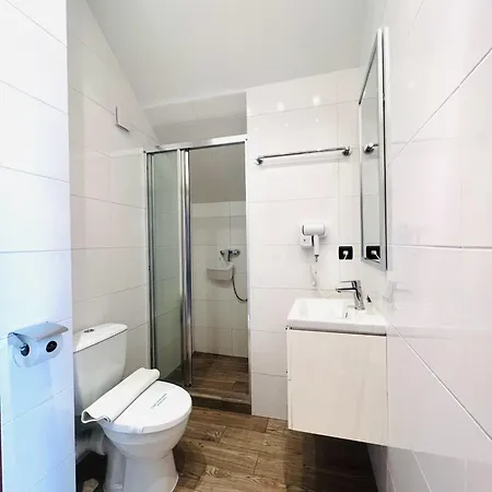 Bed & Breakfast Miramar - Parking, Wi-fi, Kuchnia Ogolnodostepna (adults Only) 3*