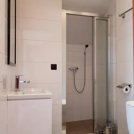 Miramar - Parking, Wi-fi, Kuchnia Ogolnodostepna (adults Only) Bed & Breakfast